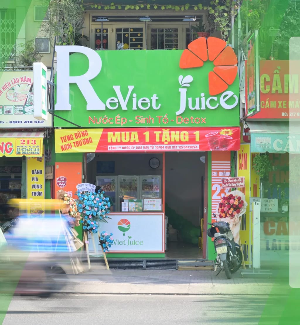 Cửa hàng ReViet Juice ngày khai trương